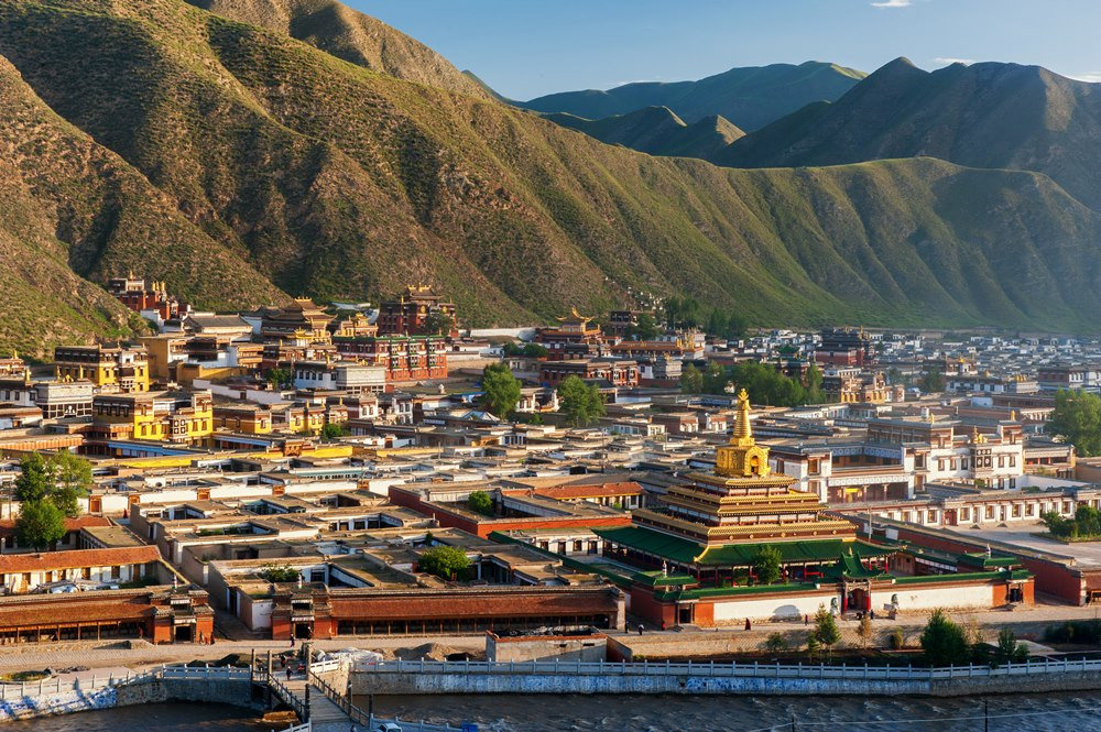 Where Faith Meets Sky: Tibetan Buddhism in Gannan