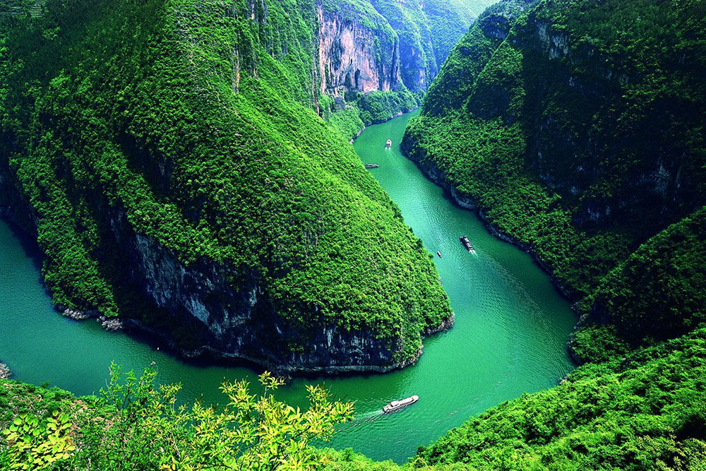 Yangtze River: A Gentle Cruise through the Timeless Three Gorges