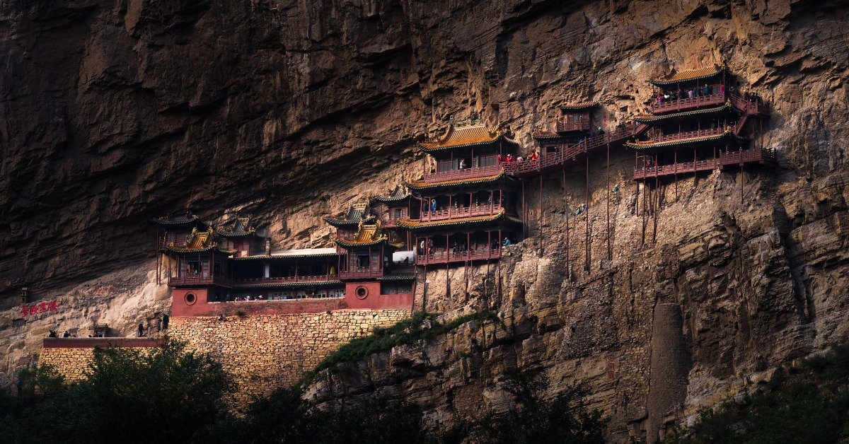 Hanging Temple – A Cliffside Marvel That Shouldn’t Exist