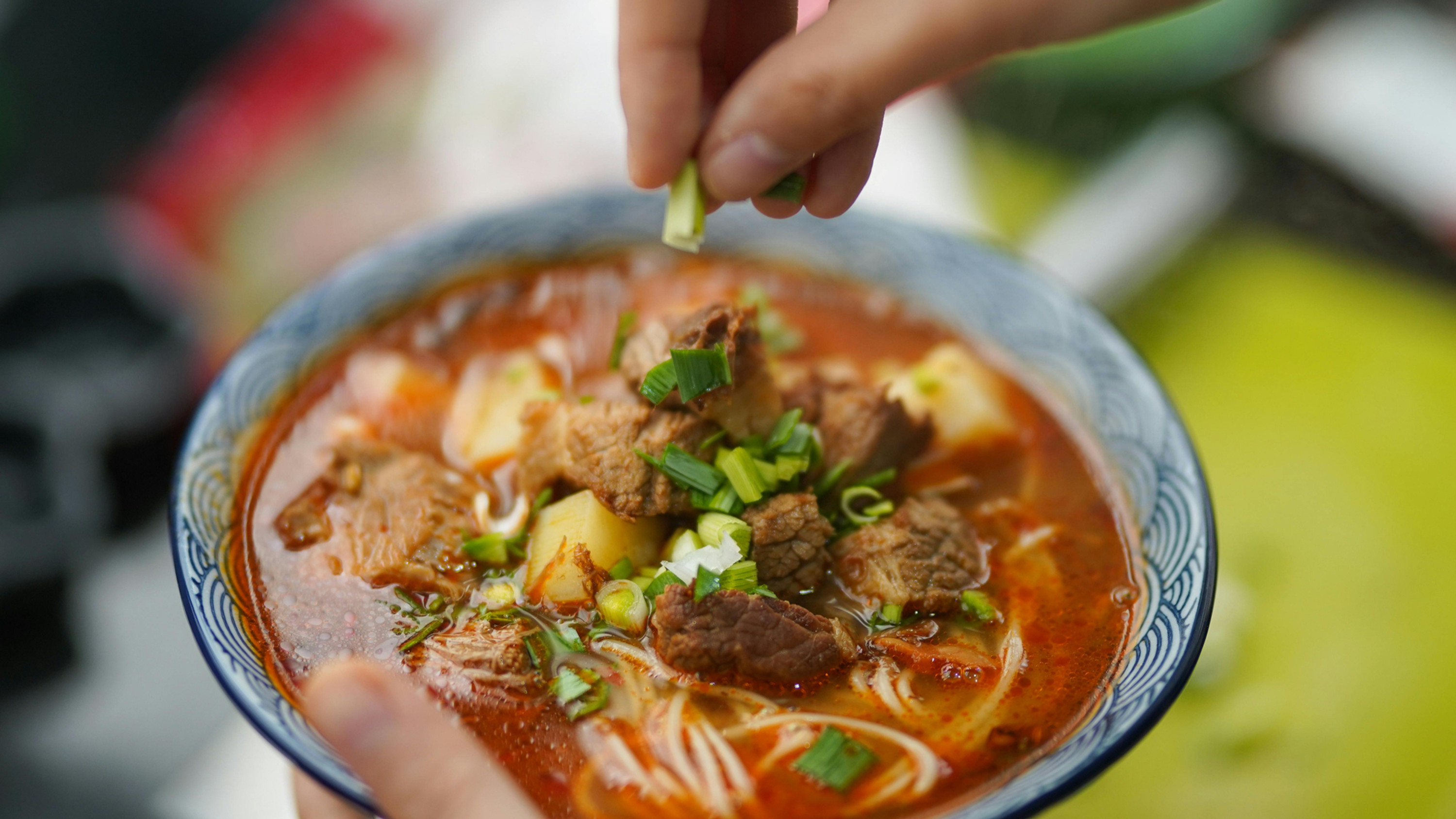 chinese food beef noodle soup