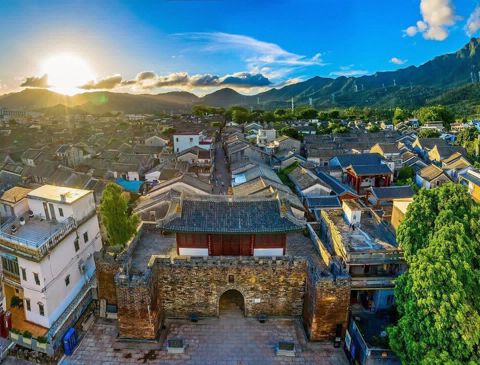 Dapeng Fortress (大鹏所城)