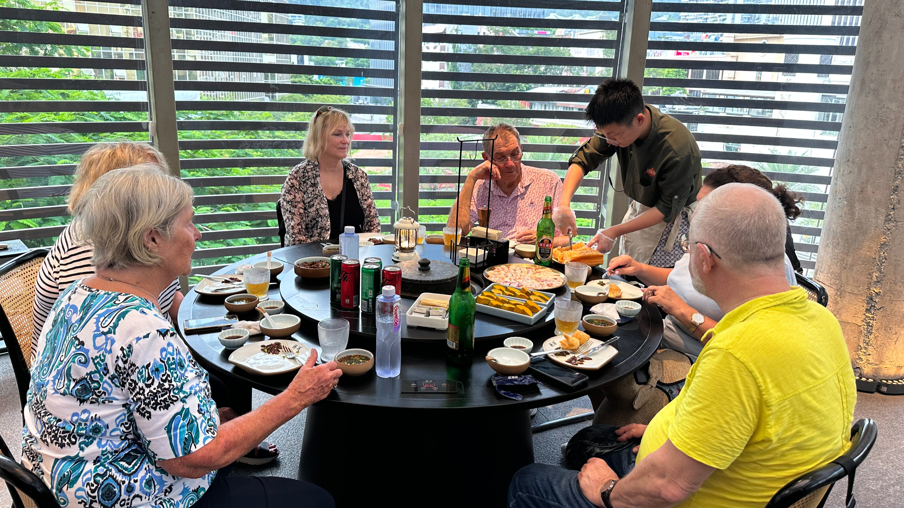 Chinese dining style