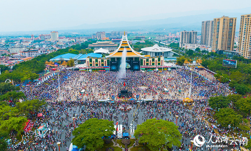 Xishuangbanna: A Splash of Joy at the Dai Water Festival