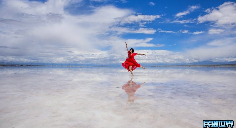 Qinghai’s Chaka Salt Lake: A Dreamy Mirror in the Sky!