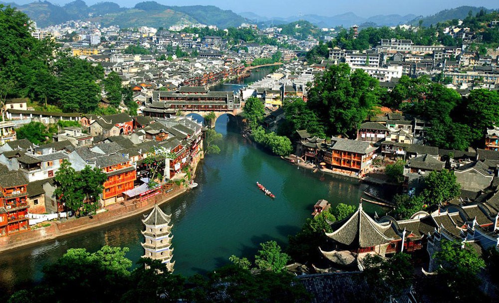 Fenghuang Ancient Town: A Literary Stroll Through Miao Culture and Riverside Dreams