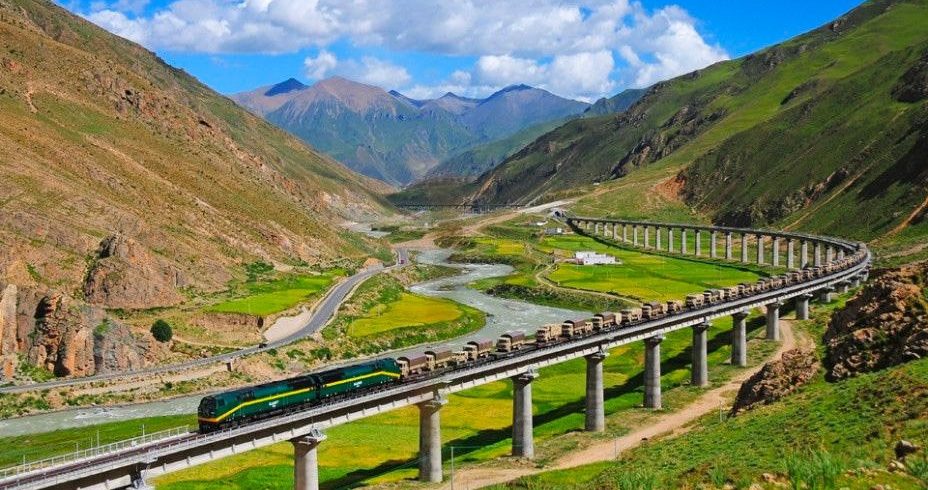 Qinghai-Tibet Railway: A Scenic Railway Odyssey