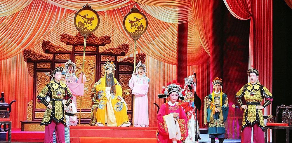 The Melodic Charm of Huangmei Opera: A Journey Through History, Art, and Culture