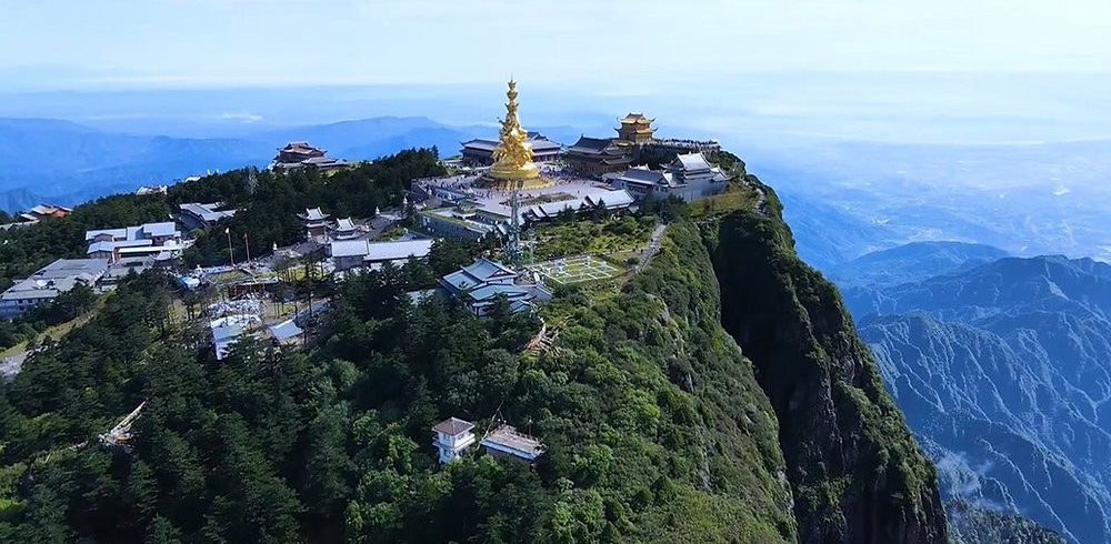 Emei Mountain: A Symphony of Spirituality, Martial Arts, and Scenic Grandeur