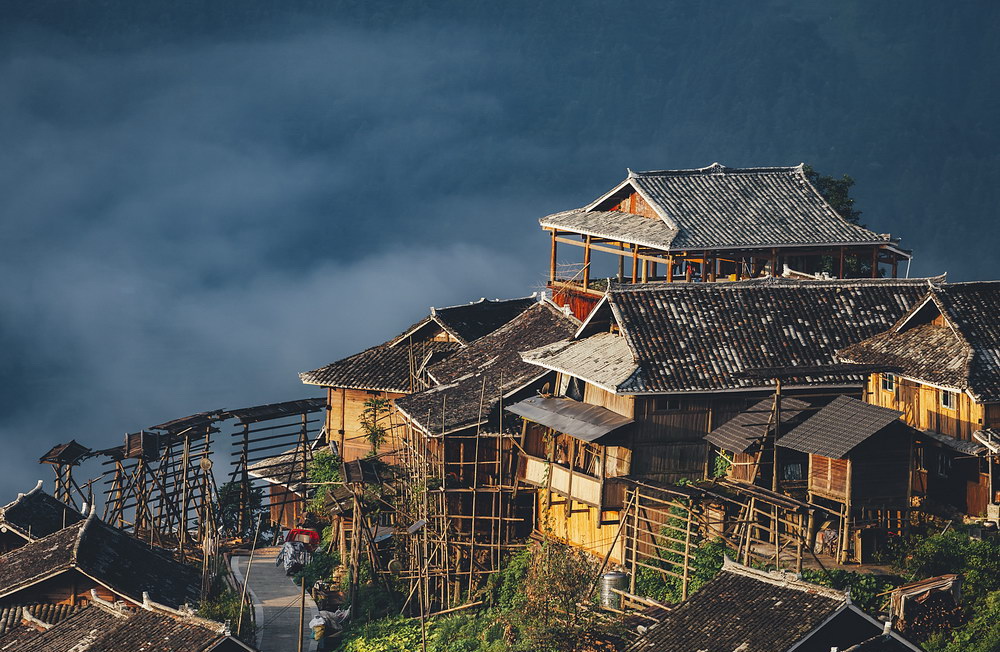 Guangxi Longji Rice Terraces: A Flowing Golden Symphony of Autumn