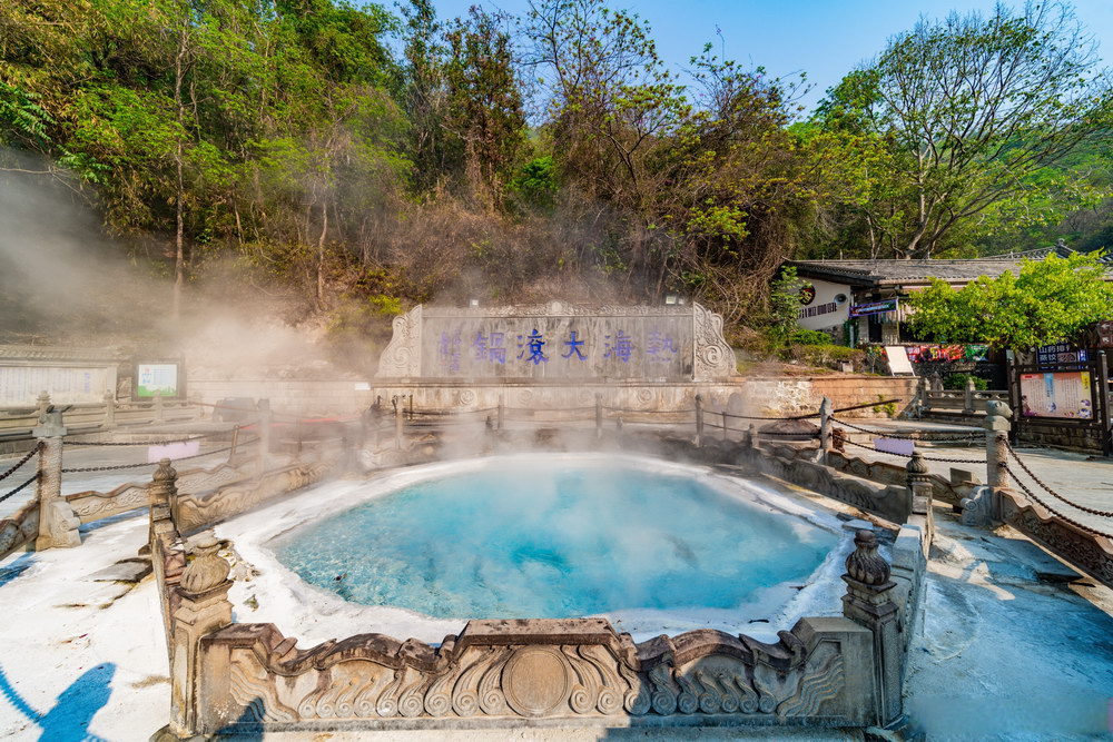 Yunnan Tengchong Autumn Travel Guide: Discover the Golden Ginkgo Wonderland 